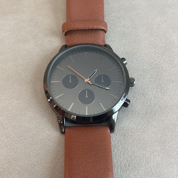Mens Watch - Picture 2 of 5
